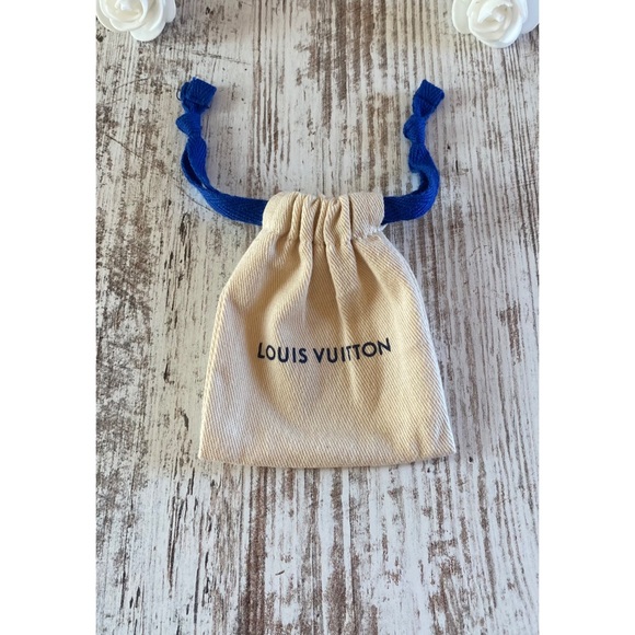 Brand new Louis Vuitton exclusive bundle - Picture 5 of 9